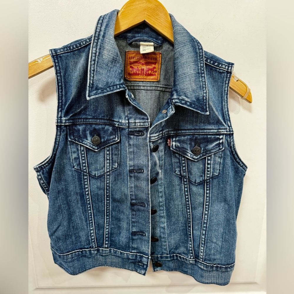 Levi’s denim vest